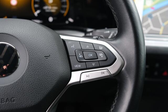Volkswagen Golf 8 1.5 eTSI Style DSG Navi IQ Led Cam Acc Pdc