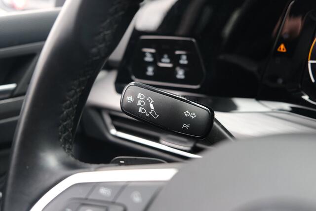 Volkswagen Golf 8 1.5 eTSI Style DSG Navi IQ Led Cam Acc Pdc