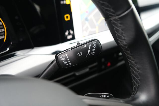 Volkswagen Golf 8 1.5 eTSI Style DSG Navi IQ Led Cam Acc Pdc