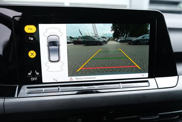 Volkswagen Golf 8 1.5 eTSI Style DSG Navi IQ Led Cam Acc Pdc