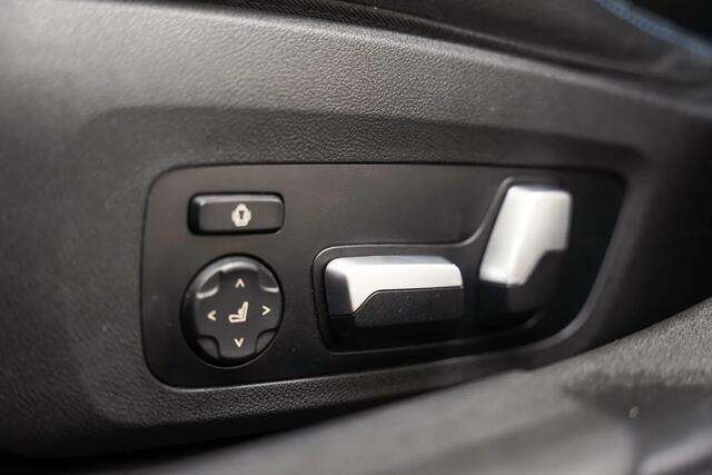 BMW 3-Serie Touring 330e M Sport [ M-stoelen Panorama HarmanKardon ACC ]