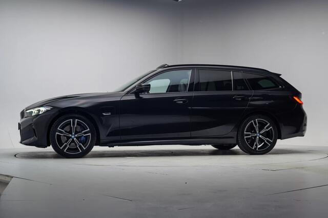 BMW 3-Serie Touring 330e M Sport [ M-stoelen Panorama HarmanKardon ACC ]