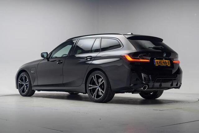 BMW 3-Serie Touring 330e M Sport [ M-stoelen Panorama HarmanKardon ACC ]
