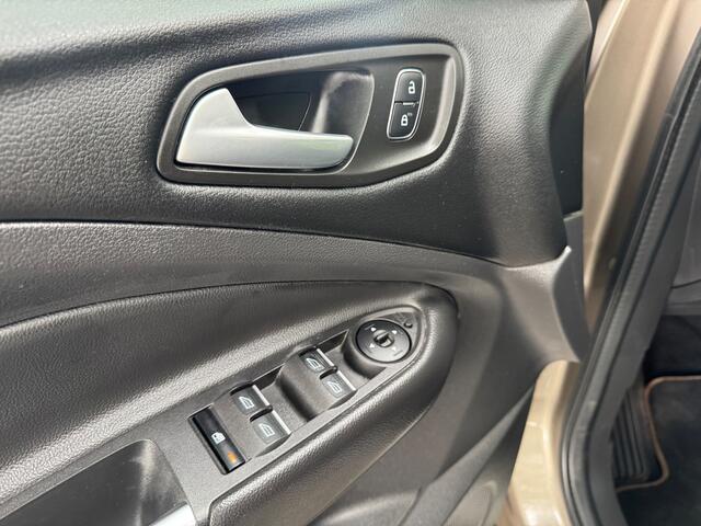 Ford Kuga 2.0 ST 4x4 231PK 2019 AUTOMAAT TREKHAAK CAMERA