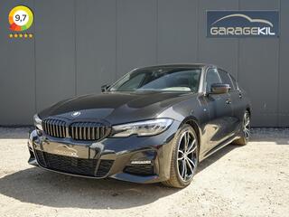 BMW 3-SERIE 318i Executive Edition Orig. NL / M-Sport / HiFi / BTW / Keyless / Camera / Panorama dak / Laser / Leder /