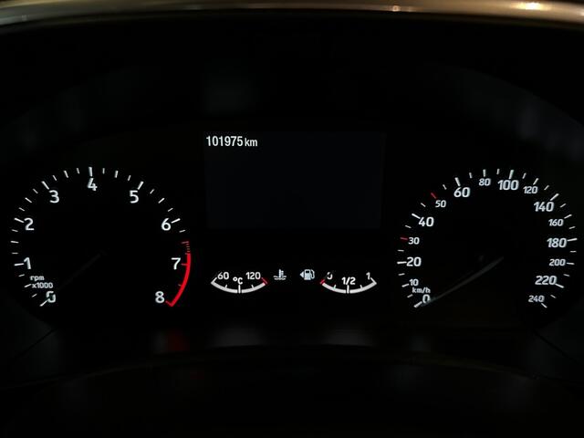 Ford Focus 1.0 EBH TITANIUM l NAP l 125PK l LED l CARPLAY l PDC l GROOT SCHERM l