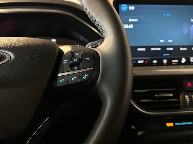 Ford Focus 1.0 EBH TITANIUM l NAP l 125PK l LED l CARPLAY l PDC l GROOT SCHERM l