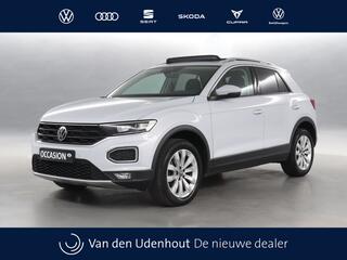VOLKSWAGEN T-Roc 1.5 TSI 150pk Style Business / Navigatie / Panoramadak / Camera