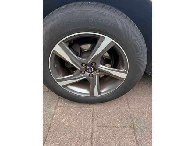 Volvo XC60 2.4 D5 R-Design