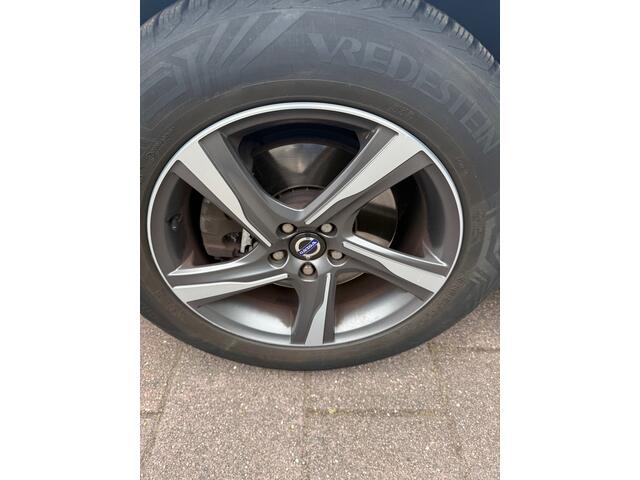 Volvo XC60 2.4 D5 R-Design