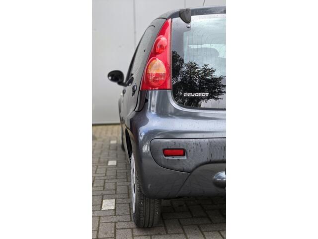 Peugeot 107 1.0-12V XS / APPLE CARPLAY  / e Koppeling / + onderhoudsbeurt / 1 Jaar APK/ 5-deurs /