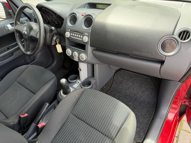 Mitsubishi Colt 1.3 Invite Automaat [ airco,audio,lmv ]