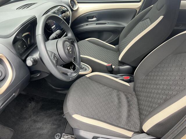 Toyota Aygo X 1.0 VVT-i S-CVT Pulse | Airconditioning | Stoelverwarming | Licht metalen velgen | Bi-tone exterieur |