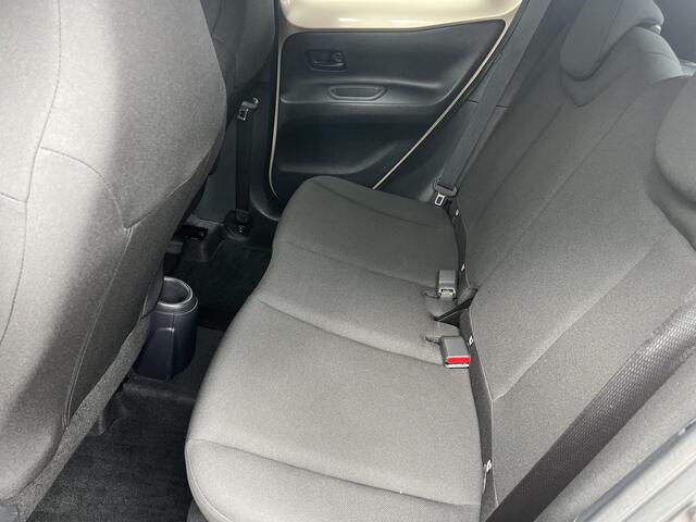 Toyota Aygo X 1.0 VVT-i S-CVT Pulse | Airconditioning | Stoelverwarming | Licht metalen velgen | Bi-tone exterieur |