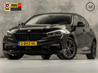 BMW 1-SERIE 118i Sport Automaat (APPLE CARPLAY, GROOT NAVI, LEDER, CAMERA, SPORTSTOELEN, SFEERVERLICHTING, CRUISE, NIEUWSTAAT)