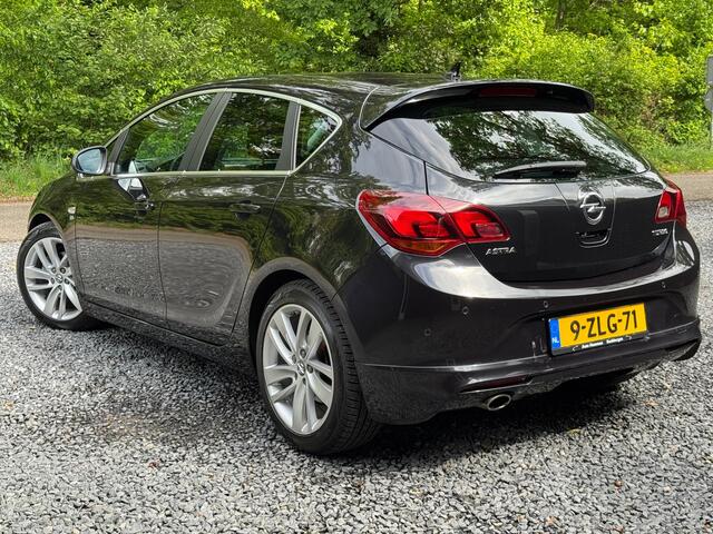 Opel Astra 1.6 Turbo OPC Line Xenon 19'' LMV Navigatie Cruise Control LEDER AUTOMAAT