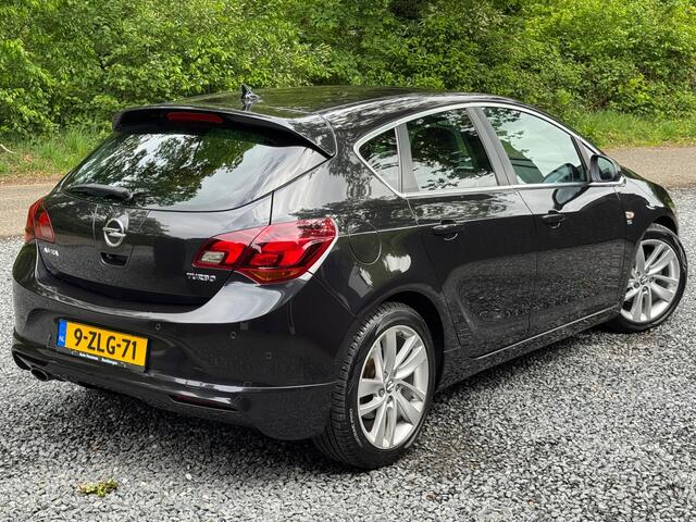 Opel Astra 1.6 Turbo OPC Line Xenon 19'' LMV Navigatie Cruise Control LEDER AUTOMAAT