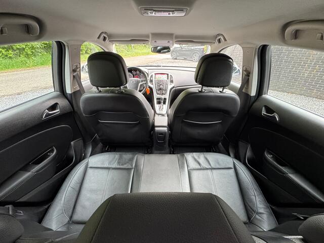 Opel Astra 1.6 Turbo OPC Line Xenon 19'' LMV Navigatie Cruise Control LEDER AUTOMAAT