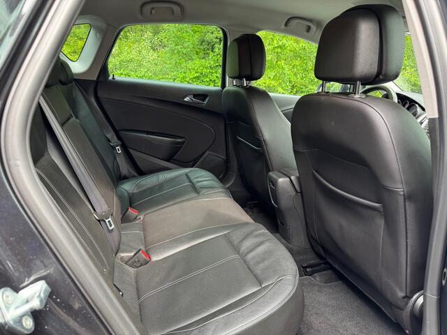 Opel Astra 1.6 Turbo OPC Line Xenon 19'' LMV Navigatie Cruise Control LEDER AUTOMAAT