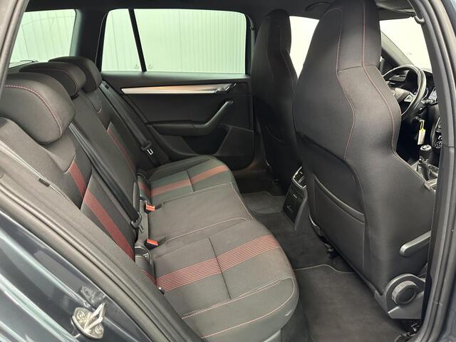 Skoda Octavia Combi 1.0 TSI Greentech Sport Business TREKHAAK CARPLAY NAVI ECC CRUISE.