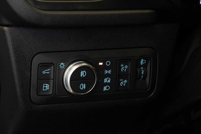 Ford Kuga 2.5 PHEV ST-Line X|WinterPack|AdaptiveCruise|Navi|Camera|CarPlay|PanoDak|Stuur/voorstoelen/achterbankverwarming|