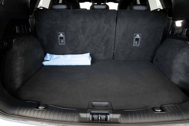 Ford Kuga 2.5 PHEV ST-Line X|WinterPack|AdaptiveCruise|Navi|Camera|CarPlay|PanoDak|Stuur/voorstoelen/achterbankverwarming|