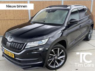 SKODA Kodiaq 1.5 TSI Sportline Business Automaat | Panoramadak | Cruise control adaptief | Dode hoek detectie | Navigatiesysteem grootscherm | LED verlichting | Elektrische achterklep | Achteruitrijcamera | Parkeersensoren voor en achterzijde