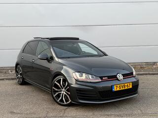 Volkswagen Golf VII