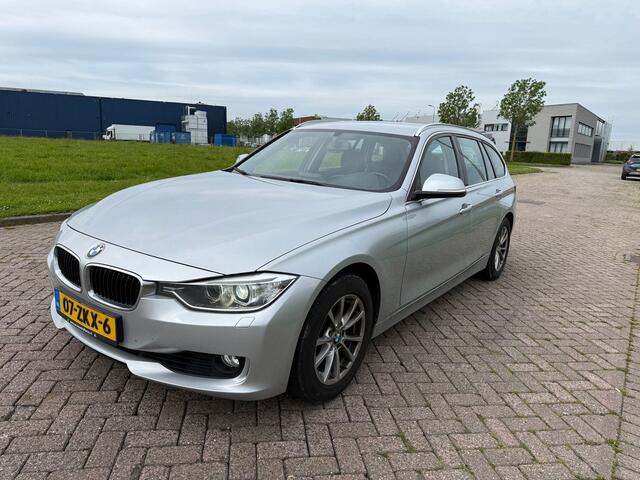BMW 3-Serie Touring 320i High Executive