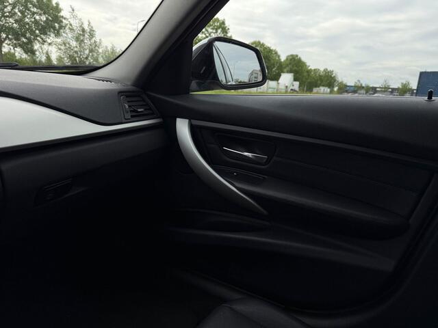 BMW 3-Serie Touring 320i High Executive