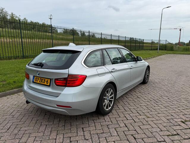 BMW 3-Serie Touring 320i High Executive