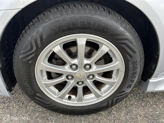 Mitsubishi Lancer Sportback 1.6 Limited Edition , Trekhaak