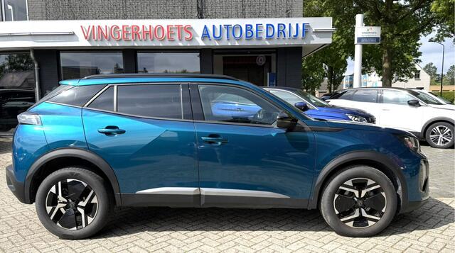 Peugeot 2008 Benzine 100 Pk  Draadloos Aple Carplay / Android Auto  Climate & Cruise Control  Parkeersensoren Voor en Achter  Vingerhoets; Vierde Generatie Ee