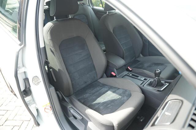 Volkswagen Golf 1.2 TSI Highline Cruise Control Groot Scherm