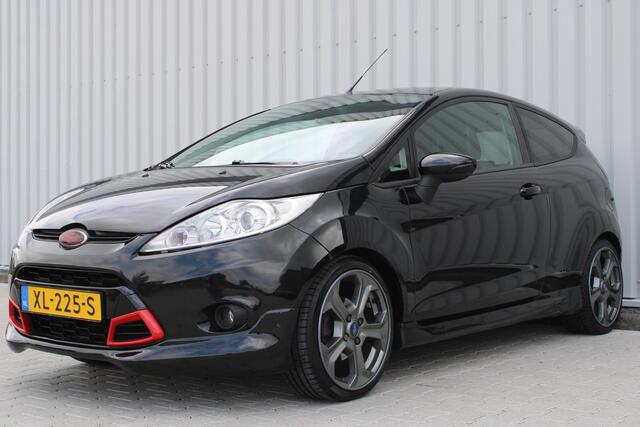 Ford Fiesta 1.6 Metal | Cruise control | Stoelverwarming | Sportpakket | Lederen bekleding | Climate control | Voorruit verwarmd | Bluetooth | Lichtmetalen