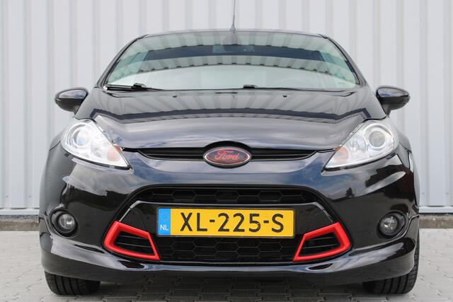 Ford Fiesta 1.6 Metal | Cruise control | Stoelverwarming | Sportpakket | Lederen bekleding | Climate control | Voorruit verwarmd | Bluetooth | Lichtmetalen