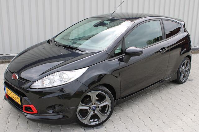 Ford Fiesta 1.6 Metal | Cruise control | Stoelverwarming | Sportpakket | Lederen bekleding | Climate control | Voorruit verwarmd | Bluetooth | Lichtmetalen