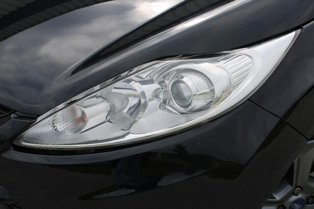 Ford Fiesta 1.6 Metal | Cruise control | Stoelverwarming | Sportpakket | Lederen bekleding | Climate control | Voorruit verwarmd | Bluetooth | Lichtmetalen