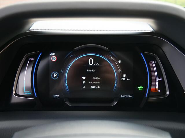 Hyundai Ioniq Premium EV 38 kWh Automaat Stoelverwarming / Camera / LED / Navigatie / SOH 95,8 %