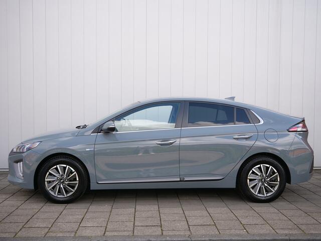 Hyundai Ioniq Premium EV 38 kWh Automaat Stoelverwarming / Camera / LED / Navigatie / SOH 95,8 %