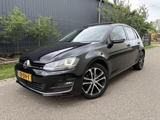 VOLKSWAGEN GOLF 1.6 TDI Connected Series / PANORAMADAK / NAVI / CRUISE
