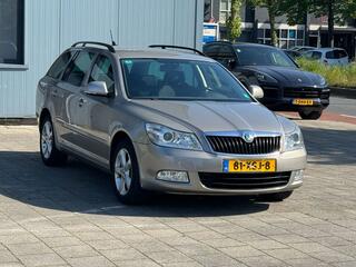 Skoda Octavia Combi 1.2 TSI Comfort/airco/Trekhaak/navigatie/cruise Controle/parkeersensoren achter/ stoelverwarming/e apk
