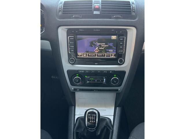 Skoda Octavia Combi 1.2 TSI Comfort/airco/Trekhaak/navigatie/cruise Controle/parkeersensoren achter/ stoelverwarming/e apk