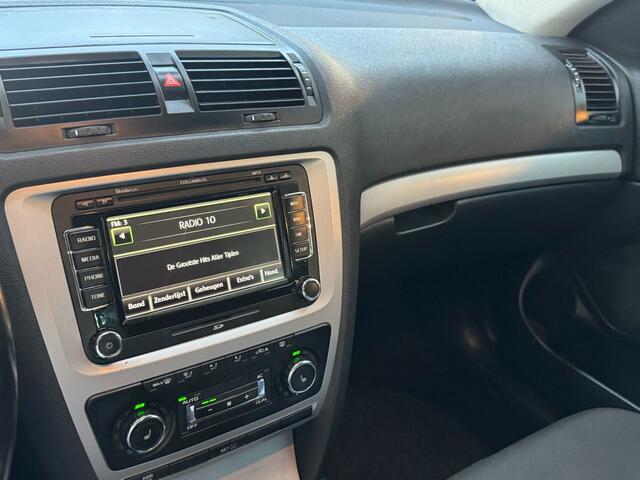 Skoda Octavia Combi 1.2 TSI Comfort/airco/Trekhaak/navigatie/cruise Controle/parkeersensoren achter/ stoelverwarming/e apk
