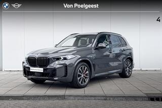 BMW X5 xDrive50e M-Sport Pro 20 Inch / Integrale Active Besturing / Comfort Acces / Soft Close / Electrische Zwenkhaak / Shadow Line koplampen / Sky Lounge / Bowers & Wilkins / Getinte Ramen / Stoelventilatie / Stoelverwarming voor & Achter / Driving Prof / Park