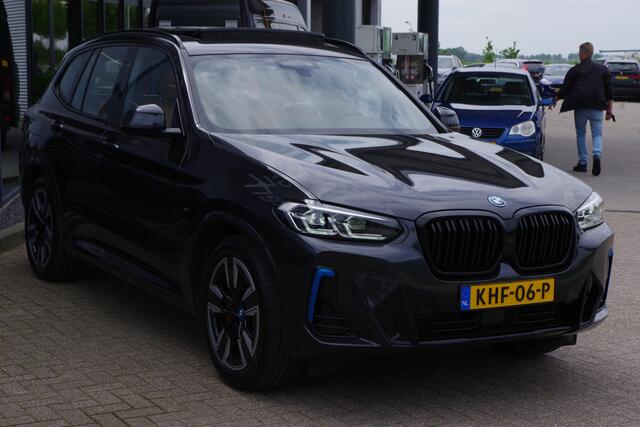 BMW X3 iX3 High Executive 80 kWh 286 PK, SOH 100 %, Panoramadak, Leder, Driving. Ass. Prof, Camera,