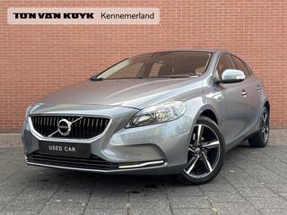 VOLVO V40 2.0 T2 Kinetic Navigatie, Bluetooth, 17 inch R-design wielen, High performance audio, Park assist achter, Diffuser achterbumper, Dubbele uitlaten, Volledig dealeronderhouden