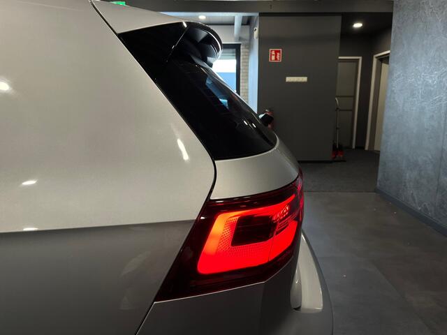 Volkswagen Golf 1.5 eTSI Style DSG AUTOMAAT NAP PANO