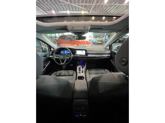 Volkswagen Golf 1.5 eTSI Style DSG AUTOMAAT NAP PANO