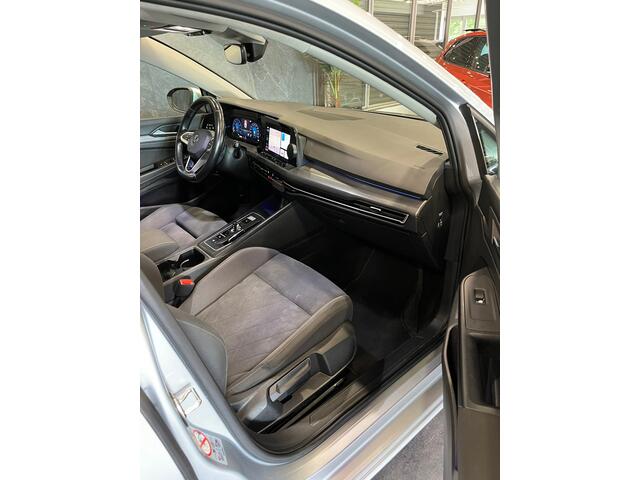 Volkswagen Golf 1.5 eTSI Style DSG AUTOMAAT NAP PANO